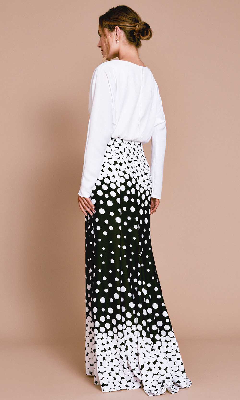 Tadashi Shoji, Tadashi Shoji - Elion Degreade Dot Gown BOP20249L - 1 pc White/Black In Size 8 Available