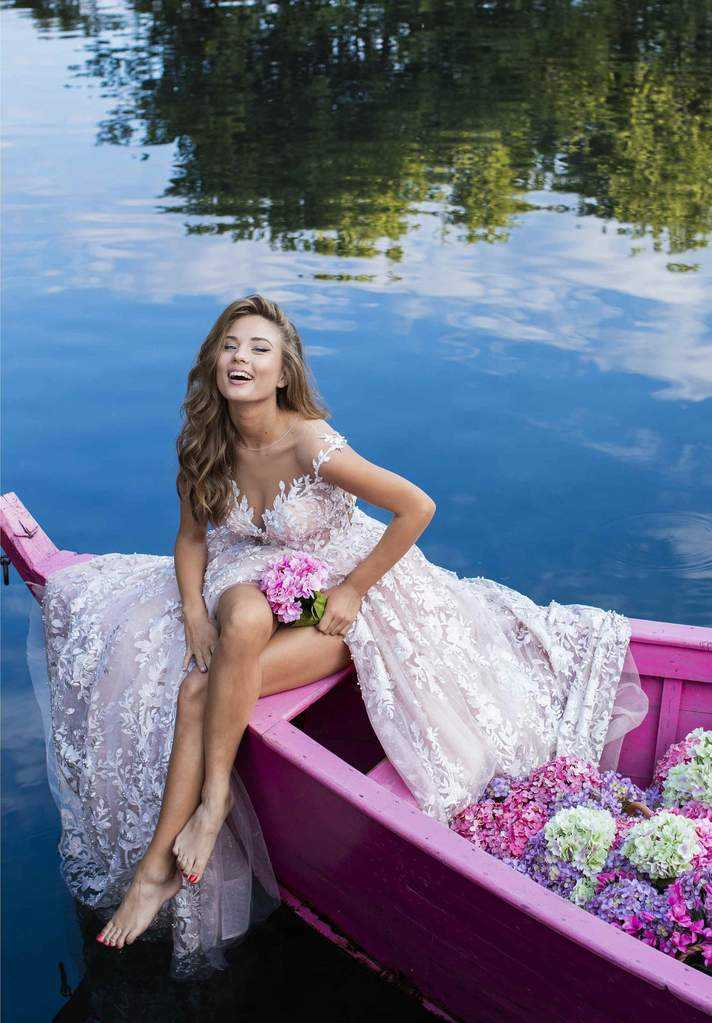 Tarik Ediz, Tarik Ediz - Floral Lace A-line Dress With Slit 50416